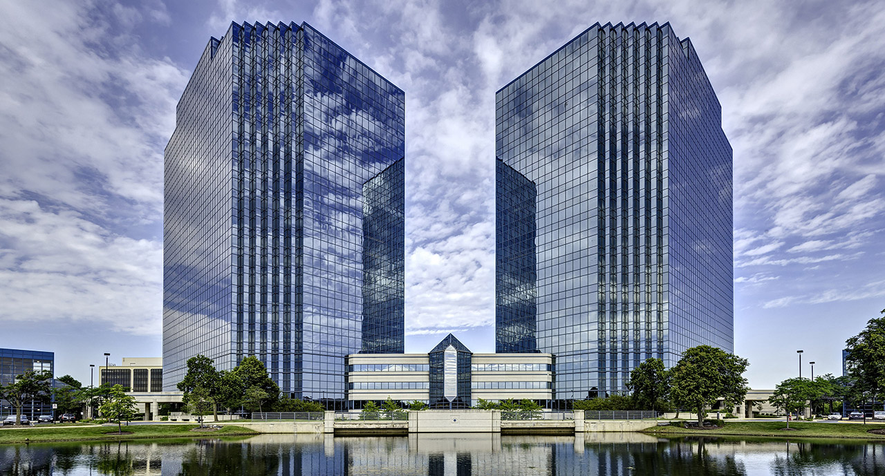 Schaumburgh Towers Near Woodfield IL